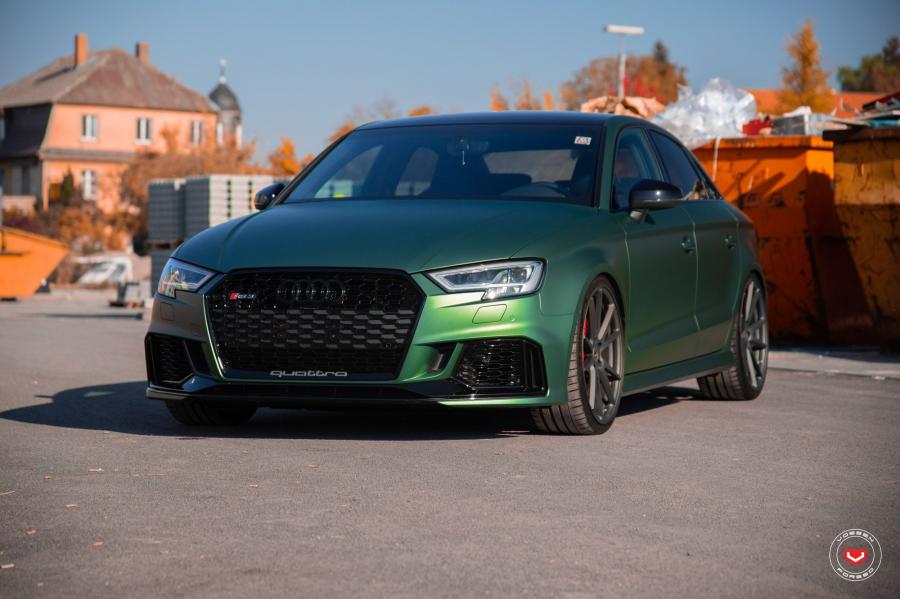 Audi RS3 Sedan on Vossen Wheels (VPS-301) 2018 года  (фото 16 из 57)
